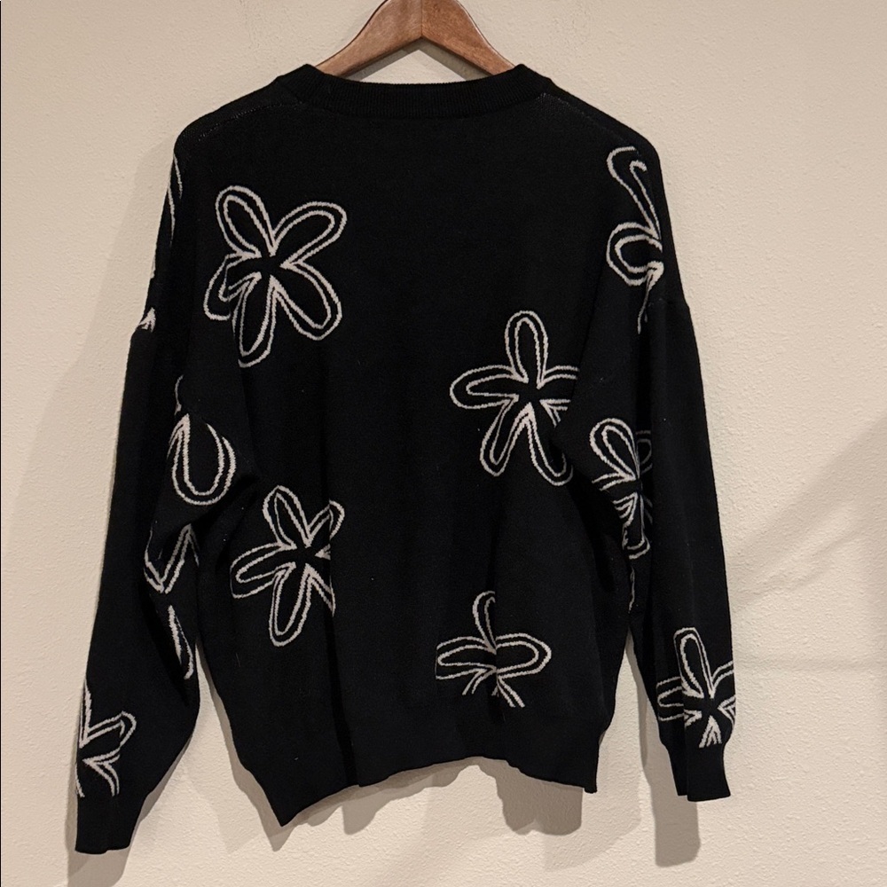 Dokotoo Elegant Black Floral Crew Neck Sweater - Picture 5 of 7